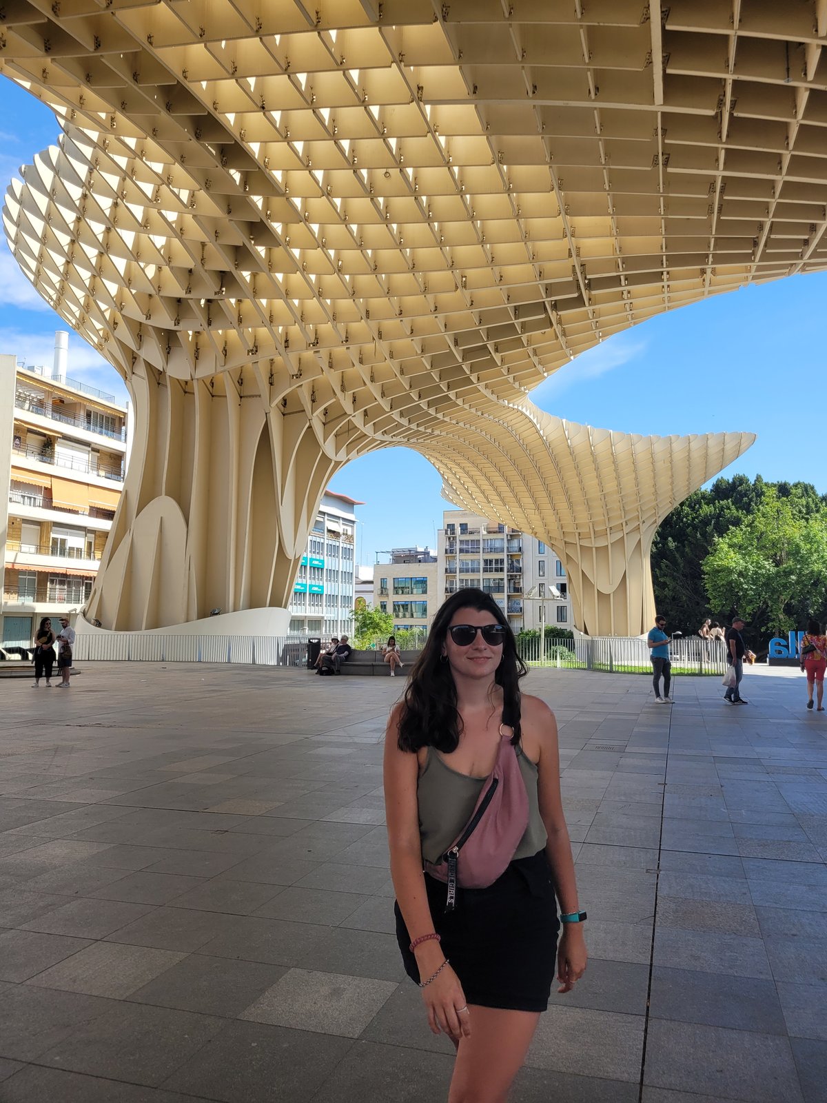 Bajo el Metropol Parasol (Setas de Sevilla)