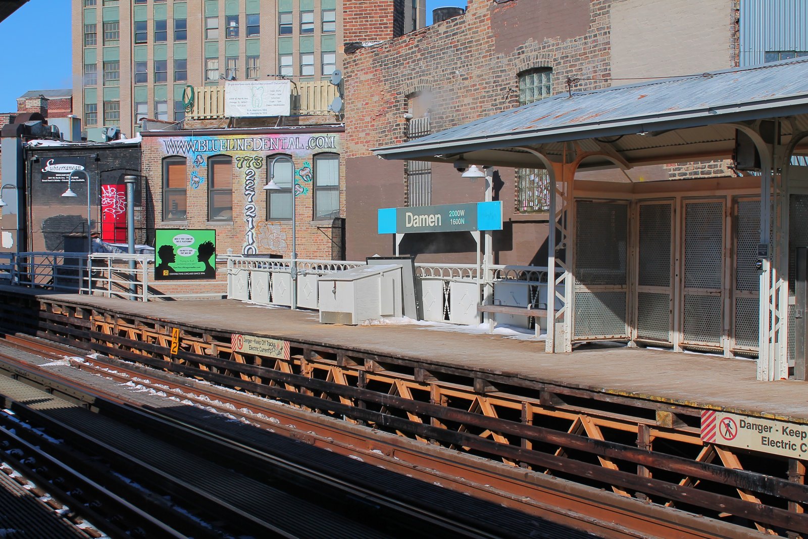 Otra estación de la L
